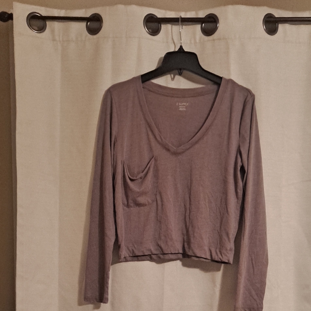 long-sleeved crop top